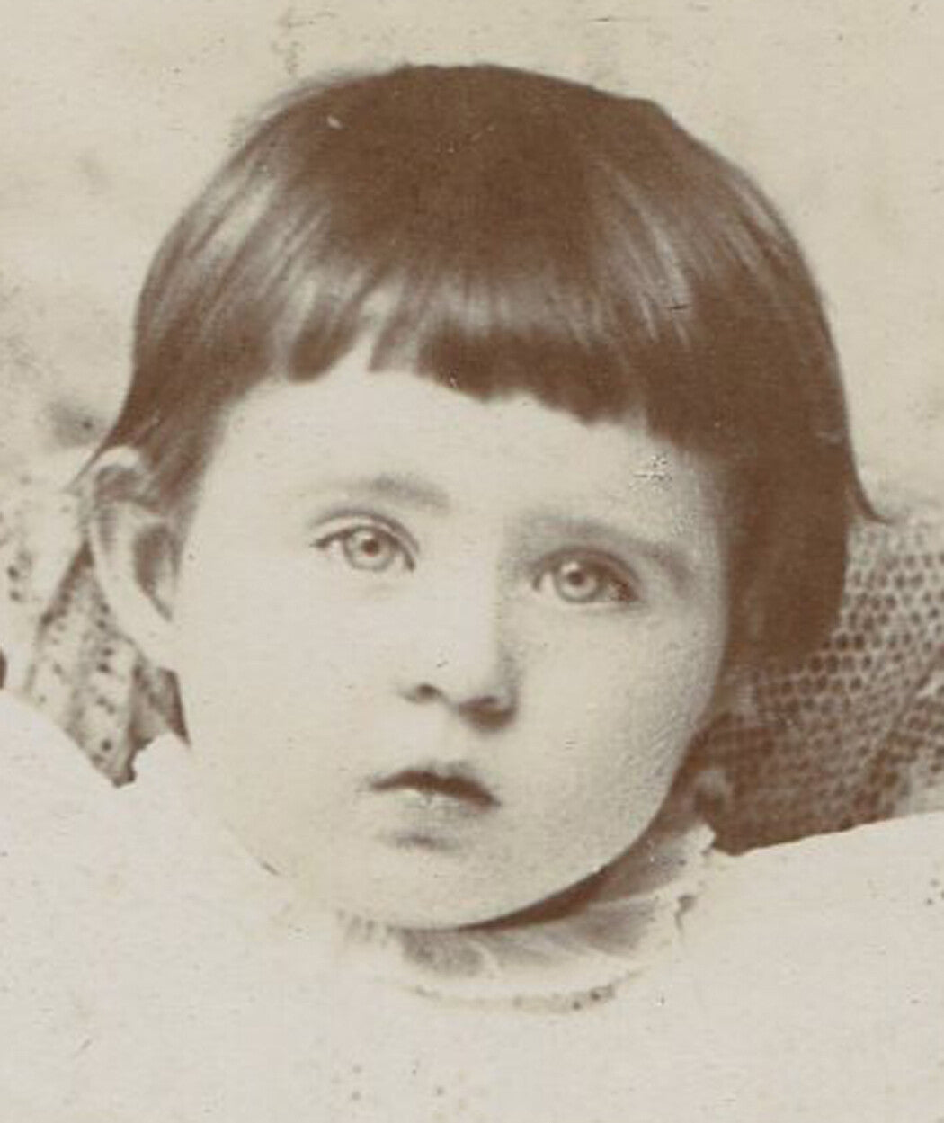 BRIGHT TODDLER, AWKWARD POSE. CABINET CARD. LANCASTER, PA.