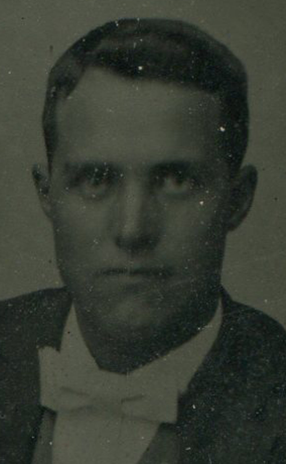 MAN, TIRED OF WAITING FOR LUNCH. TINTYPE, PERIOD PAPER MAT.