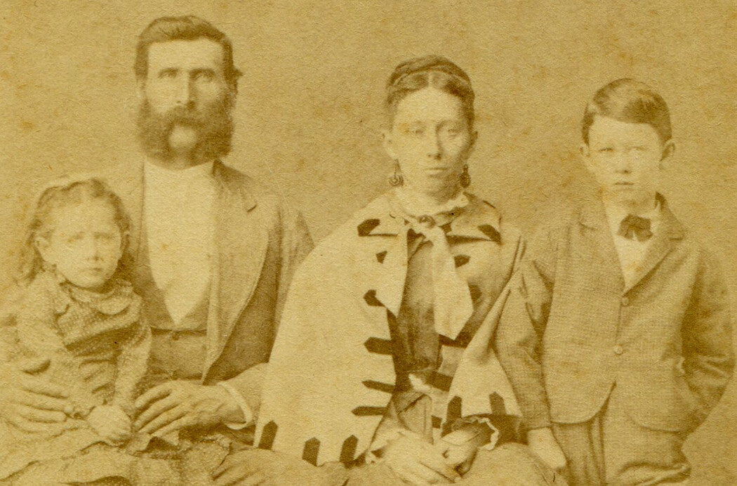 FAMILY PHOTO, MOTHER IN BEAUTIFUL SHAW. CDV. LANCASTER, OHIO.