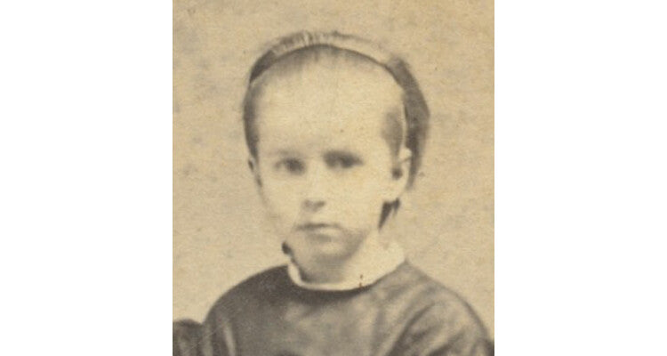 CDV STUDIO PORTRAIT CUTE GIRL W/ BOOK FROM BRIDGEPORT, CONN
