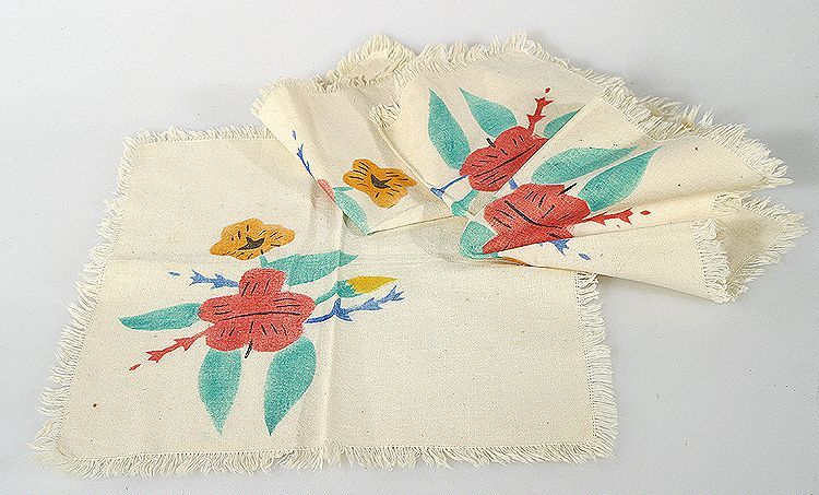 DOILIES, HAND MADE, 1920S, SET OF 4