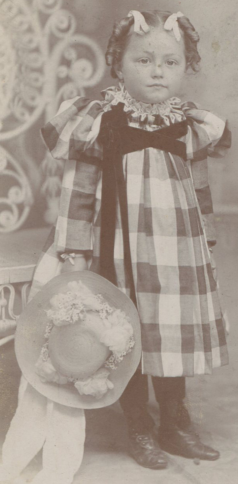 YOUNG GIRL RINGLET CURLS, HAT AND ATTITUDE. CABINET CARD. TARENTUM, PA.