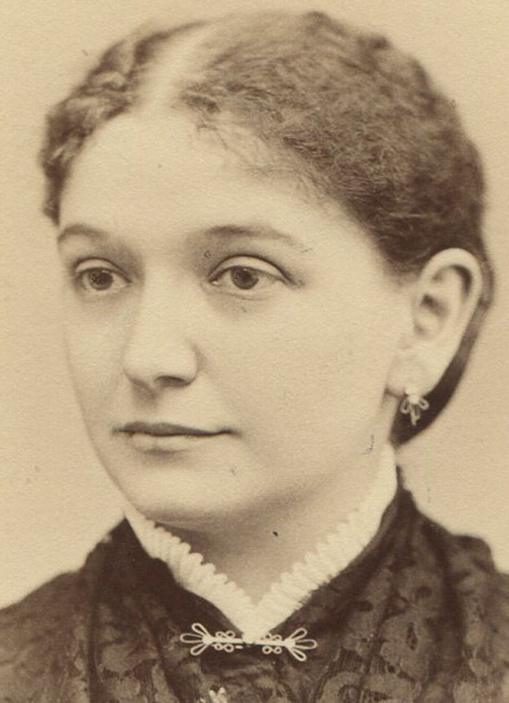 Vintage Cabinet Card Photo: Pretty Woman with Curly Hair, Jewelry NY Maker Mark Original