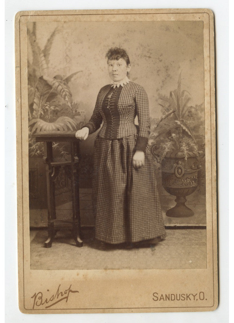 CAB CARD PHOTO LADY W/ CHECKERED DRESS FROM SANDUSKY, OH, BY BISHOP