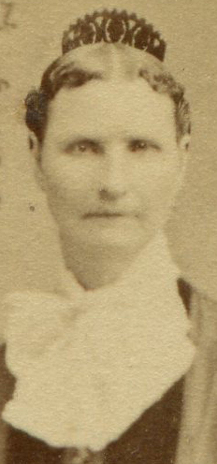 WOMAN IN TERRA POSED IN ORNATE SETTING. CDV. WASHINGTON, PA.