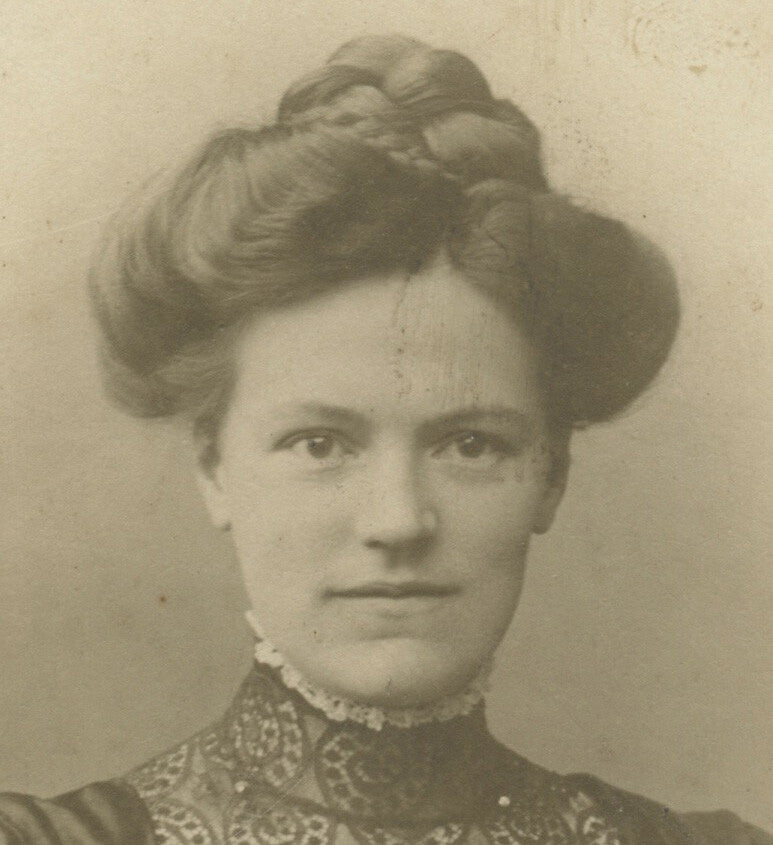 FROM DENMARK, PHOTO LADY W/ PRETTY DRESS