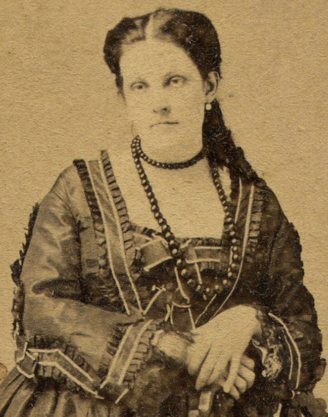 CIVIL WAR ERA CDV. WOMAN IN RICHLY TRIMMED DRESS. N.Y.