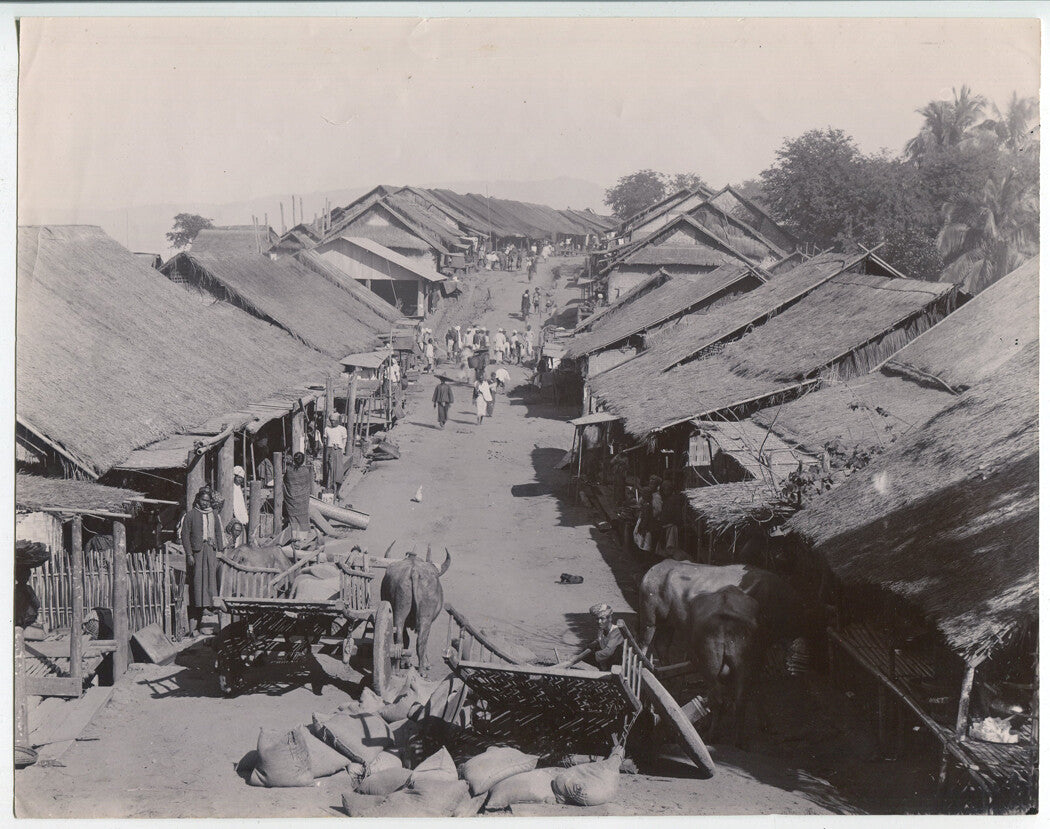 BAZAAR AT BHAMO BURMA. 8.25 X 10.5 INCH UNMOUNTED ALBUMEN. 1880.