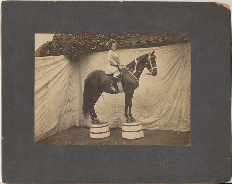 1909 PHOTO OF WOMAN ON SHOW HORSE - SEATTLE, WASH