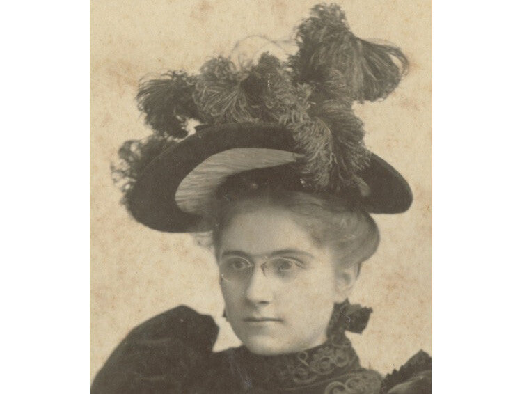 Vintage Chicago Photo by Stafford: Lady in Great Hat, Pretty Dress & Gloves - 4.25x6.5 in Original