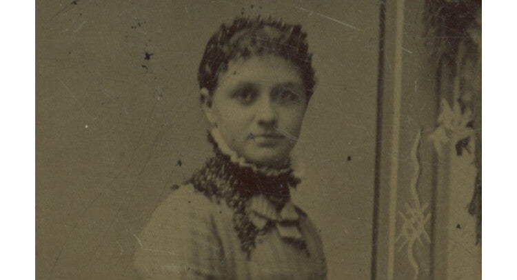 LADY W/ PRETTY DRESS, 1/6 PLATE TINTYPE