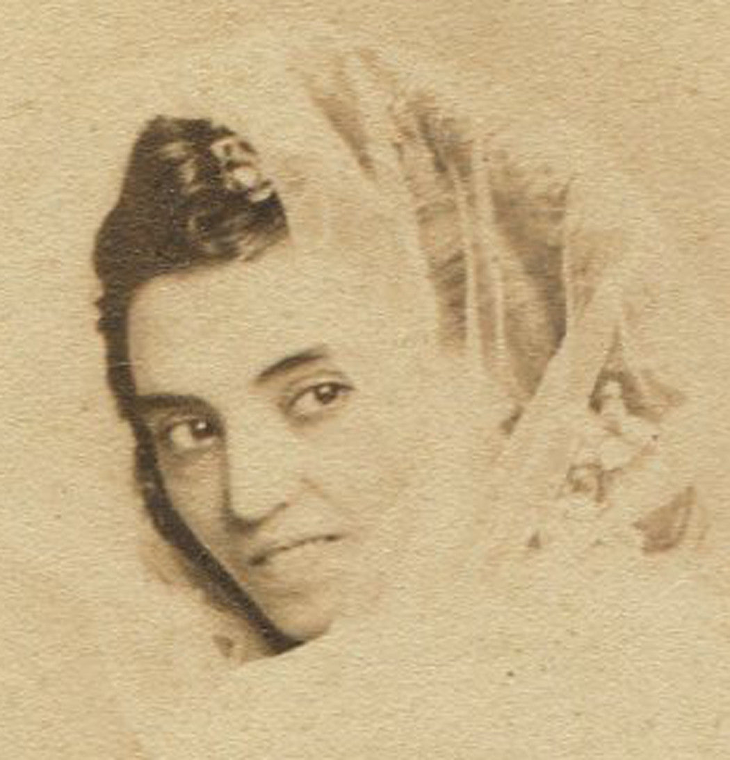 BEAUTIFUL WOMAN IN SCARF, ACTRESS. CDV BY FREDRICKS, N.Y.