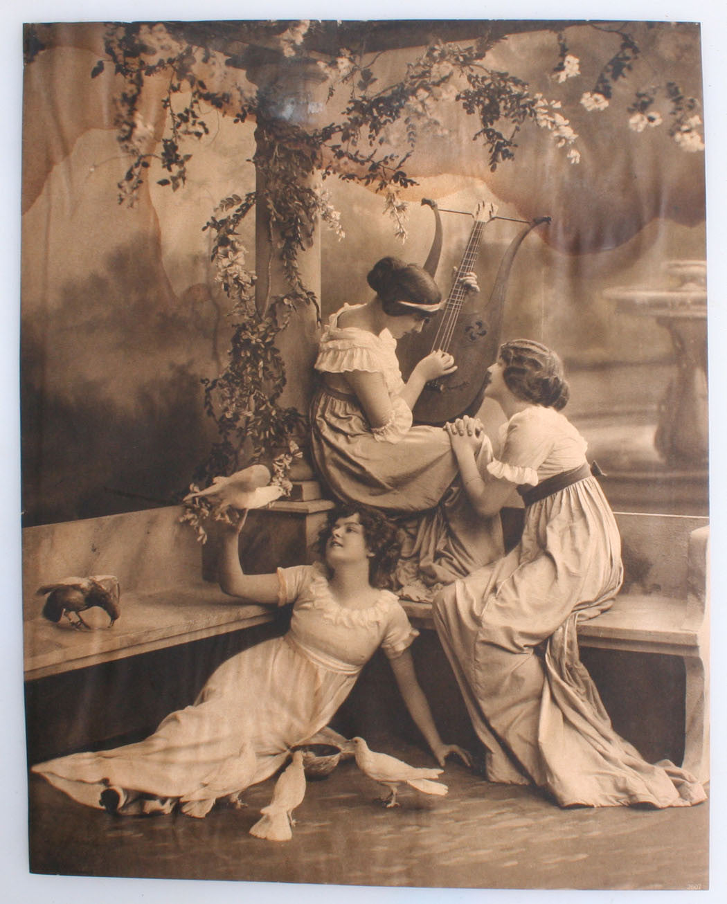 WOMEN, MUSES LOUNGE WITH MUSIC AND BIRDS. DREAM LIKE SETTING. LITHOGRAPH.