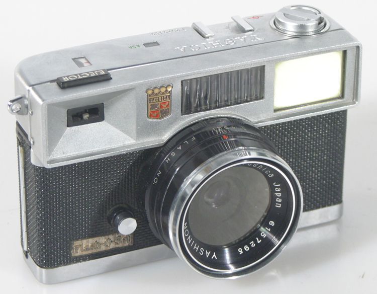 YASHICA Flash-o-set CAMERA BODY FOR PARTS