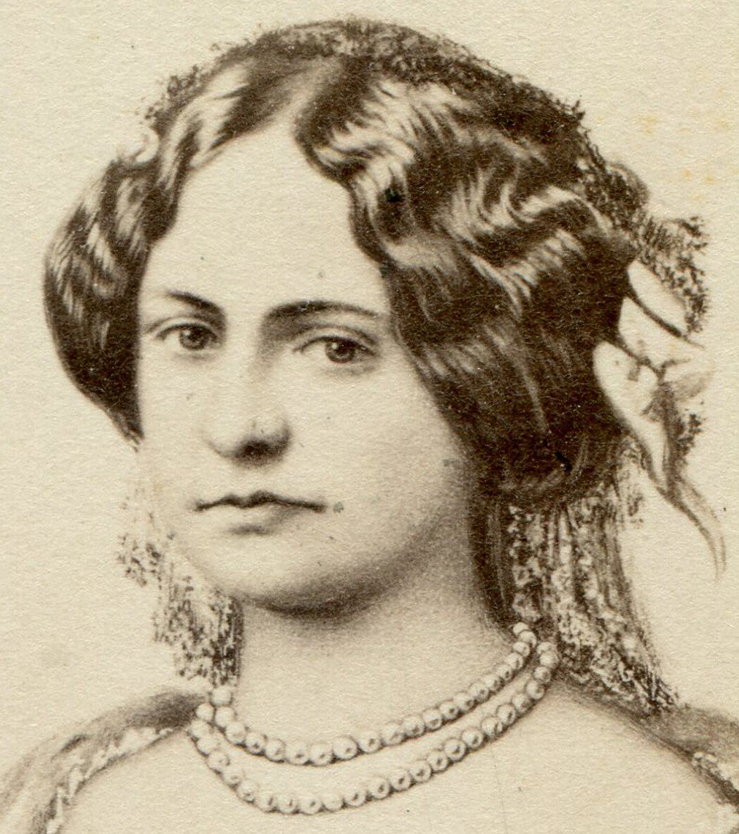 PROMINENT FRENCH FIGURE, FEMALE. ARTISTICALLY ENHANCED CDV, ID ON BACK. PARIS.