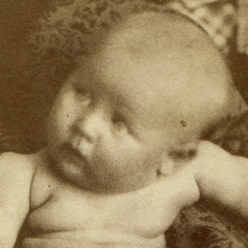 CHUBBY BABY W/ HIDDEN MOTHER. CDV. NEWTON, IOWA.