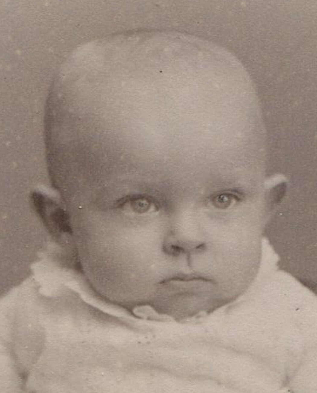 VERY CUTE BABY READY TO EMBARK ON LIFETIME OF COMPETITIVE EATING. AKRON, OHIO.