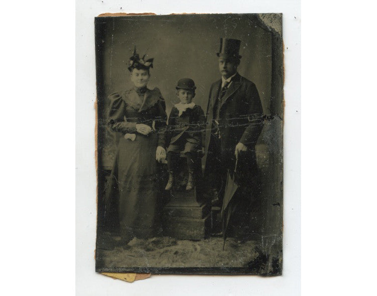GROUP PHOTO, FAMILY W/ GREAT HATS, TINTYPE STUDIO PORTRAIT, 1/6 PLATE
