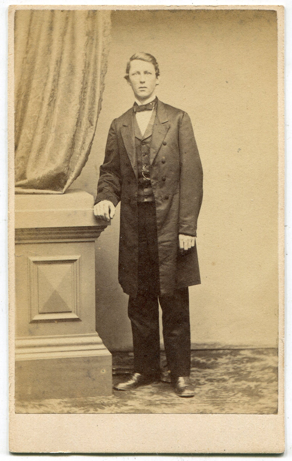 VERY TALL YOUNG MAN IN NICE SUIT. CDV. CHARLEDTOWN, MASS.