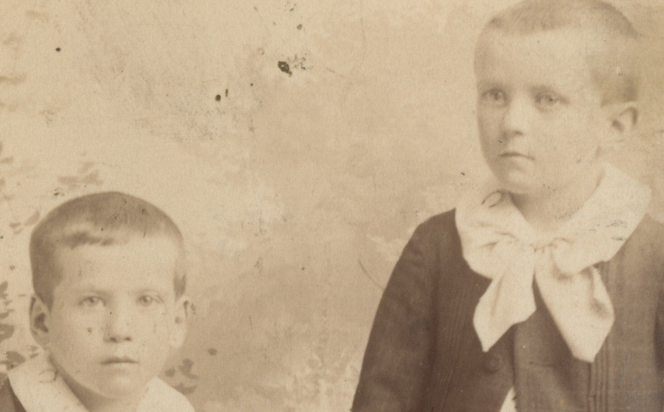 2 CUTE SIBLINGS GREAT OUTFITS, WASHINGTON, PA, CAB CARD PORTRAIT BY ROTHWELL