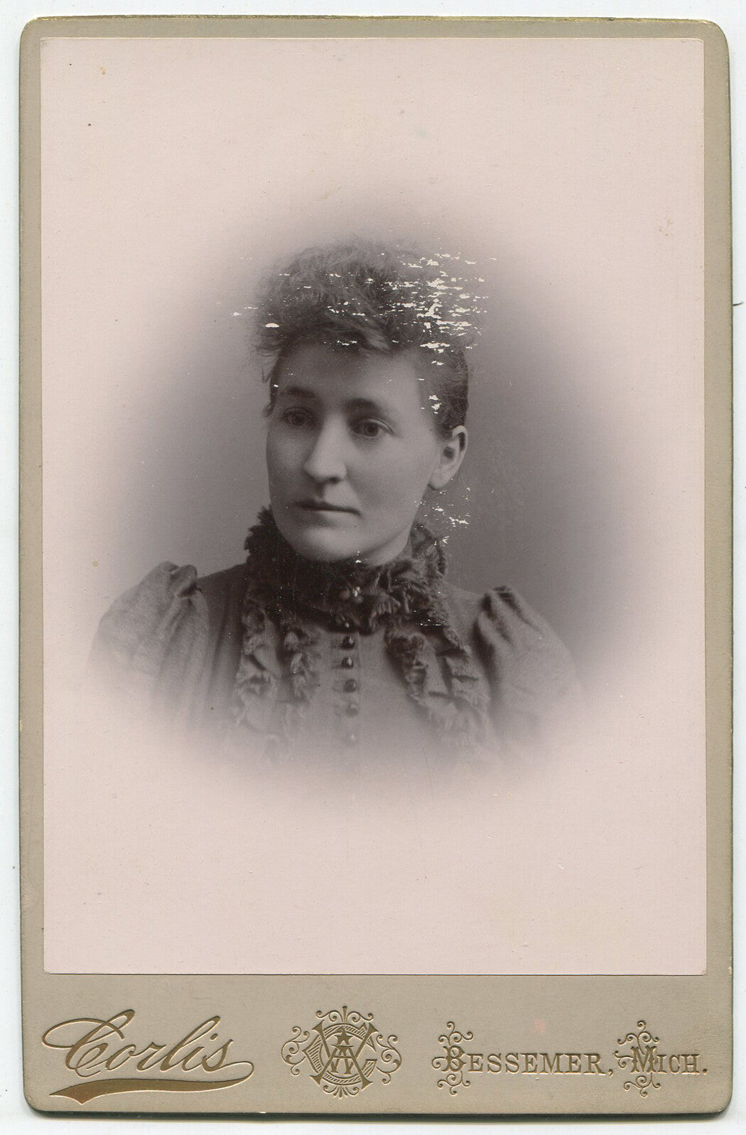 WOMAN W/PUFFY BANGS. PLATINOTYPE CABINET CARD. BESSEMER, MICHIGAN.