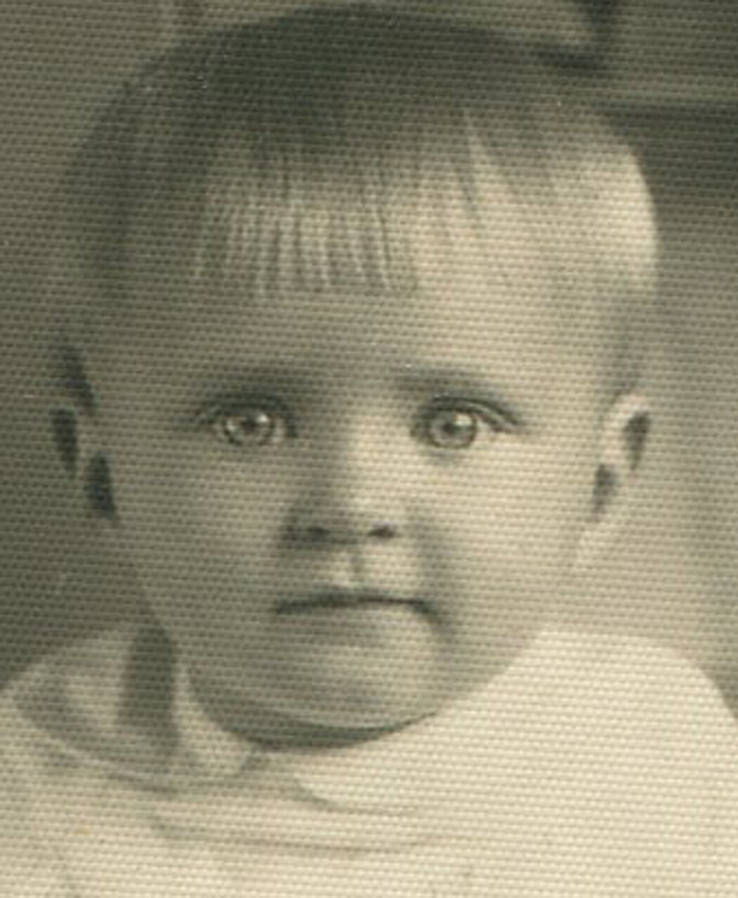 BRIGHT EYED TODDLER LOOKING STRAIGHT AT CAMERA, PERFECT POSE. B W PRINT.
