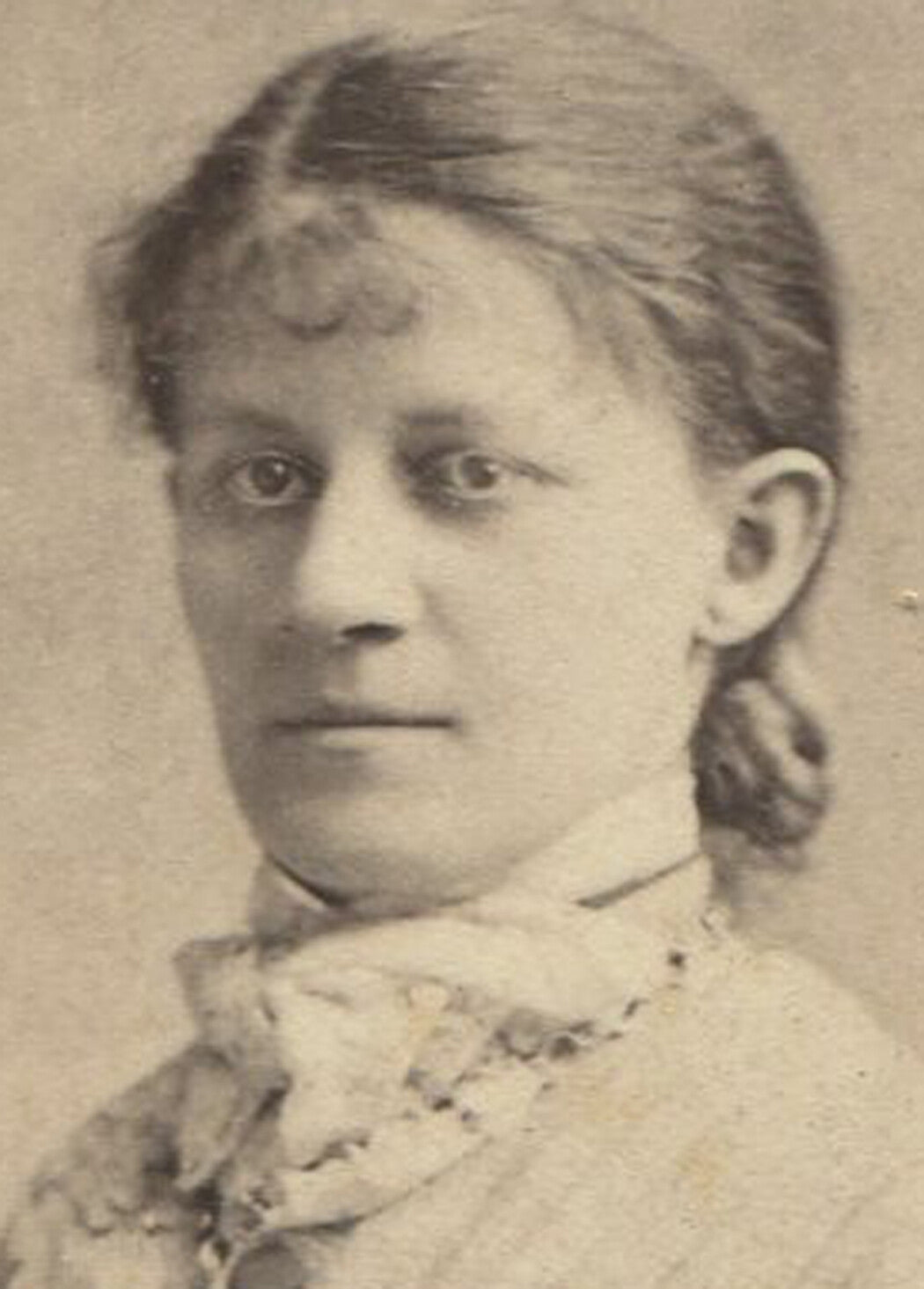 WOMAN, UNCOMFORTABLE WITH HANDS. CABINET CARD. CANTON, OHIO.