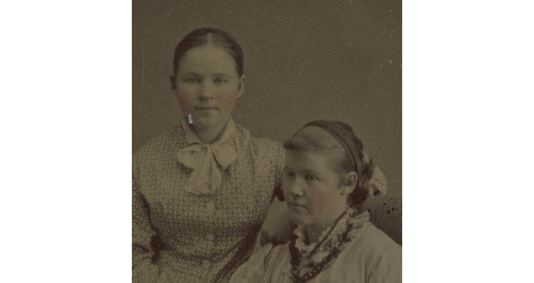 SISTERS, 2 LADIES, PRETTY DRESSES, 1/6 PLATE TINTYPE