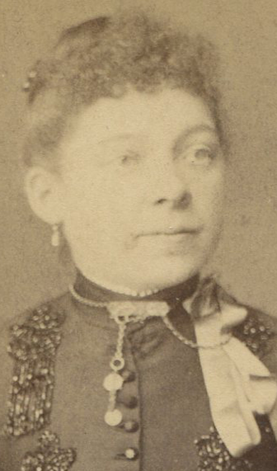 WOMAN, BEADED JACKET, JEWELRY. CABINET CARD. CANTON, OHIO.