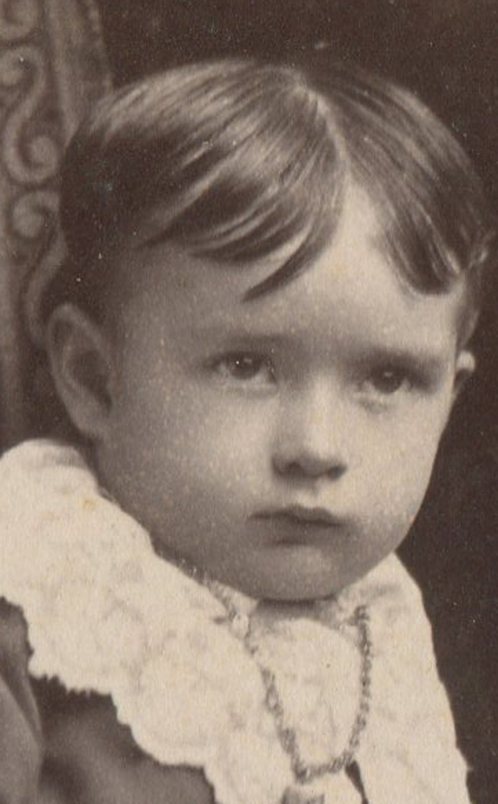 WOMEN, CHILD, W/ CONSTIPATED EXPRESSION. 4 SET CABINET CARDS. BURLINGTON, IOWA.
