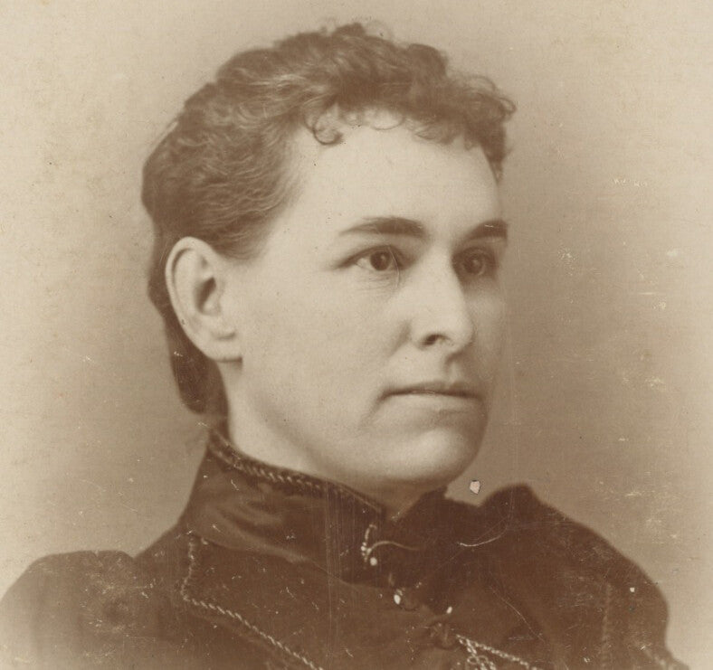 HIGGINSVILLE, MO, PHOTO OF LADY W/ PRETTY DRESS