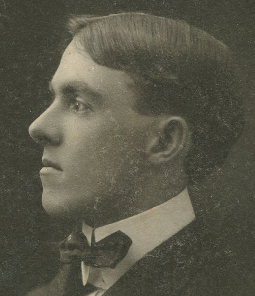 YOUNG MAN, HIGH COLLAR, BOW TIE, DREAMING OF PIE. OVAL PRINT 5 X 3.5 INCHES.