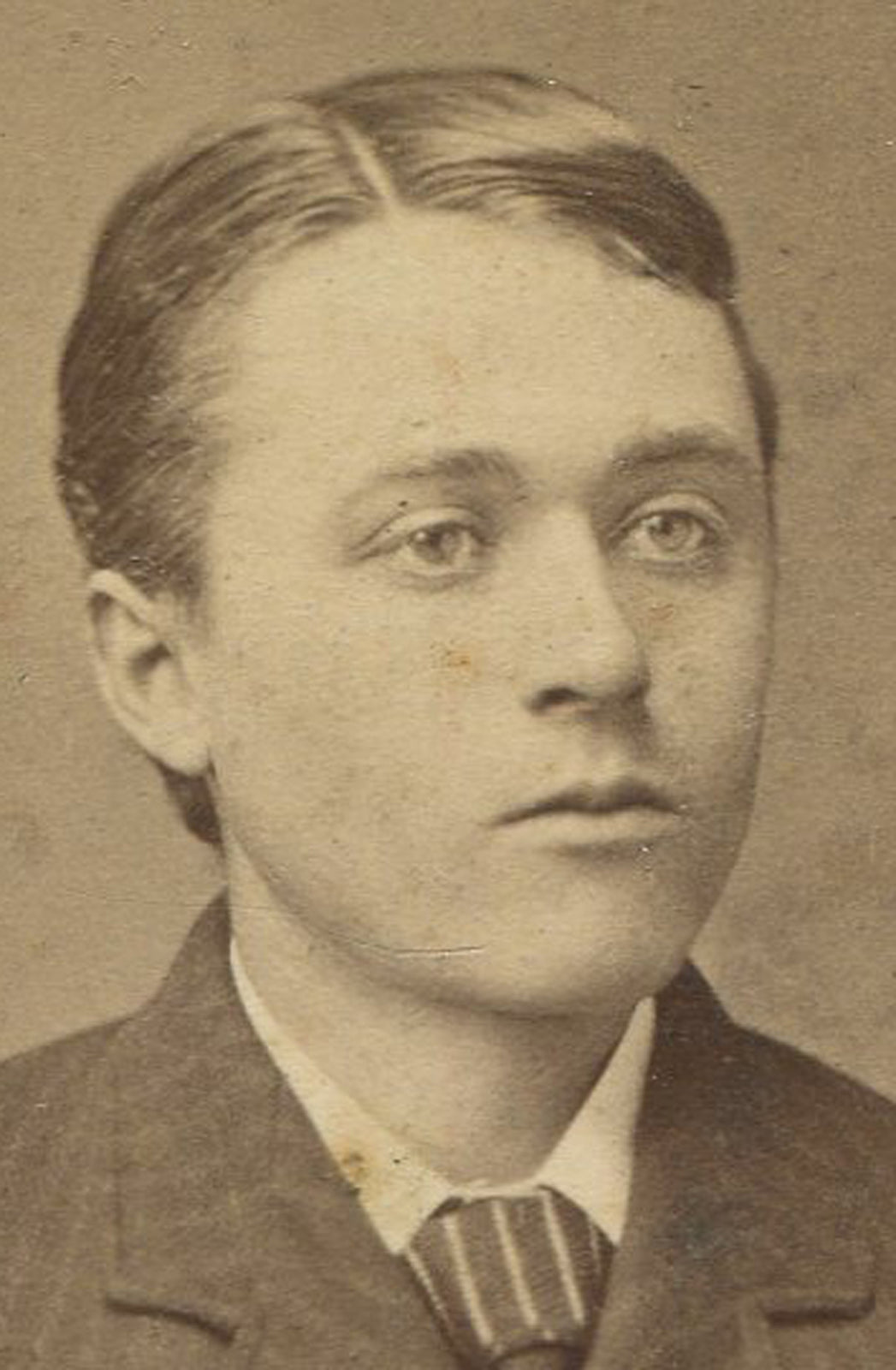 YOUNG MAN WITH STRIPED SUIT AND TIE. CDV. PITTSBURGH, PA.