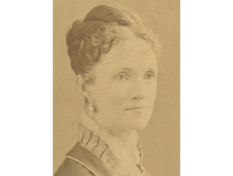 BOSTON, MASS, CDV PHOTO BY HARDY, LADY W/ PRETTY DRESS