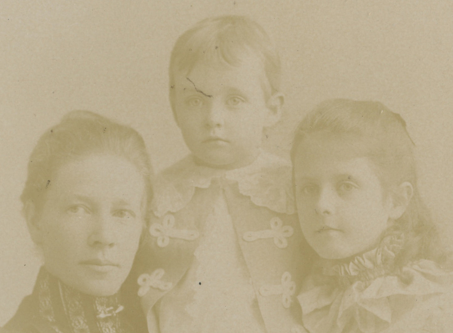 SAN FRANCISCO, CAL, PHOTO OF MOTHER + CHILDREN