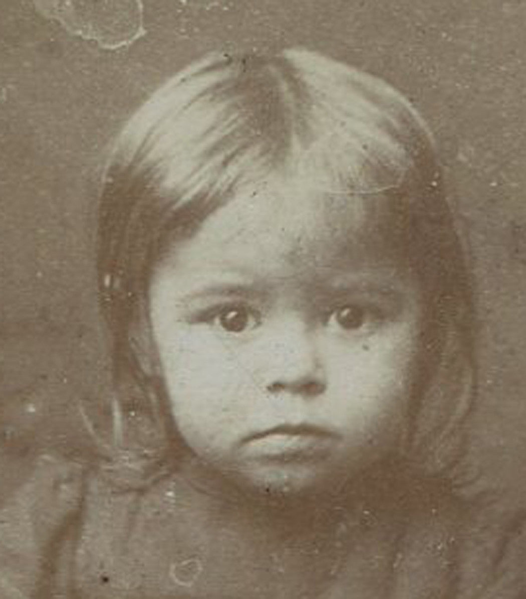 YOUNG TODDLER. STANDING POSE. CDV.