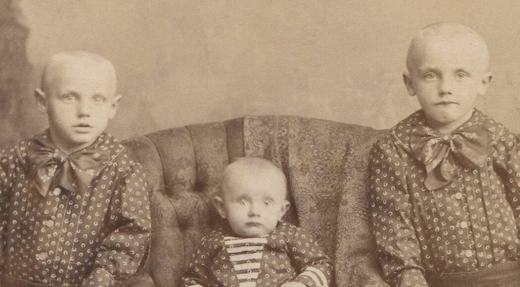 YOUNG SIBLINGS, PLOTTING A COUP. CABINET CARD. ALLEGHENY, PA.