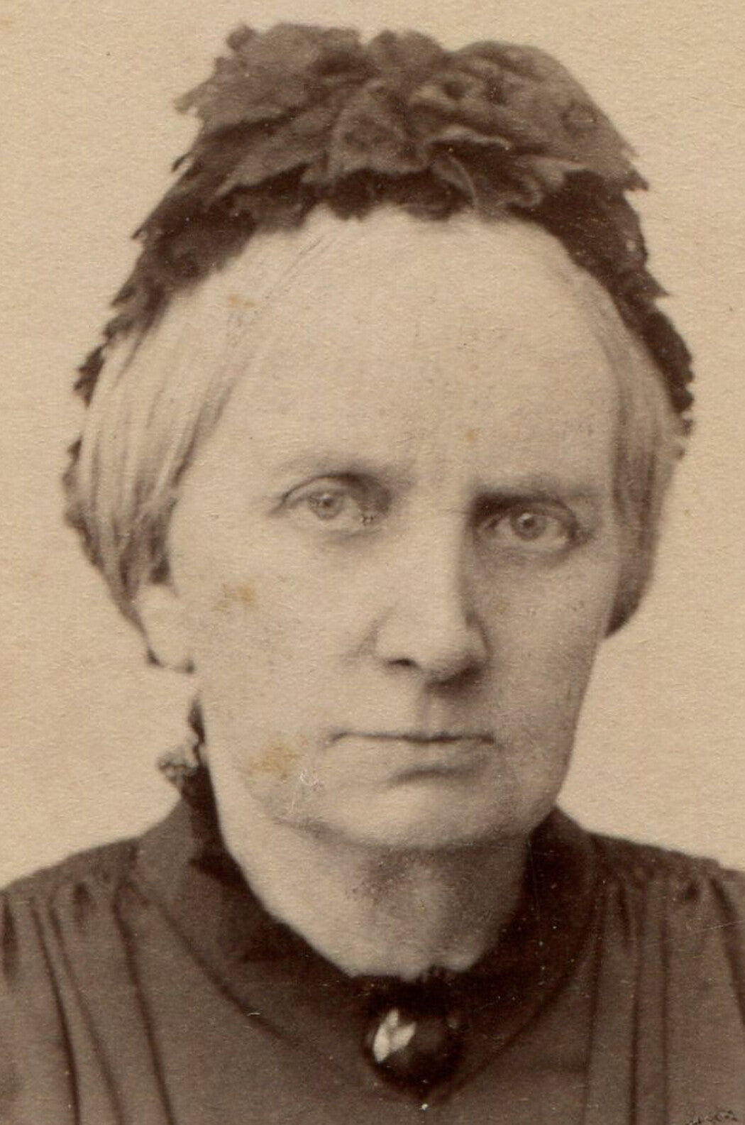 WOMAN, CRIME BOSS FOR SURE. BIRD FEATHER HAT. CDV.