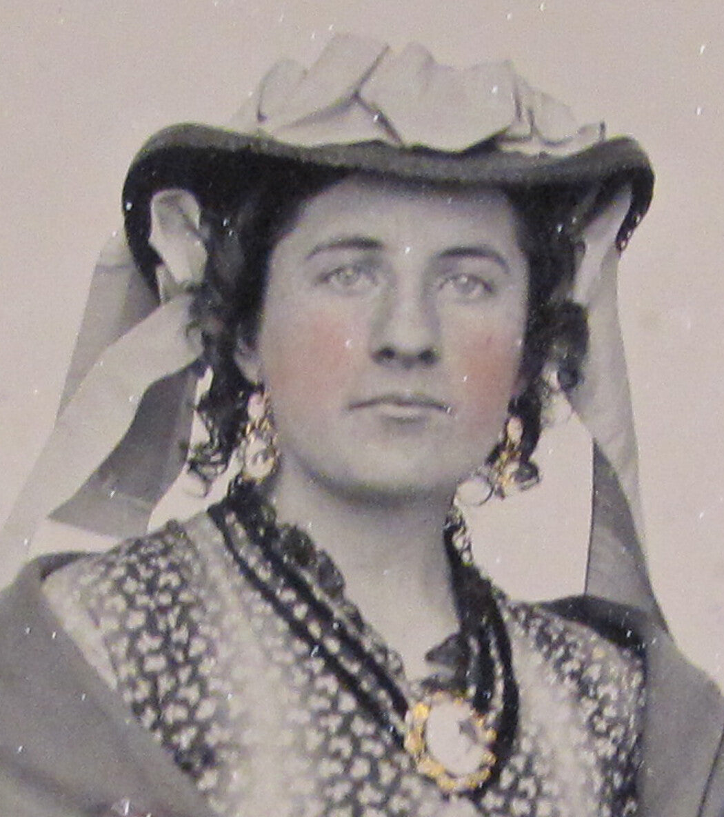 WOMAN, BOLD FASHION OUTFIT, HAT. TINTED AMBROTYPE 6TH PLATE, HALF CASE.
