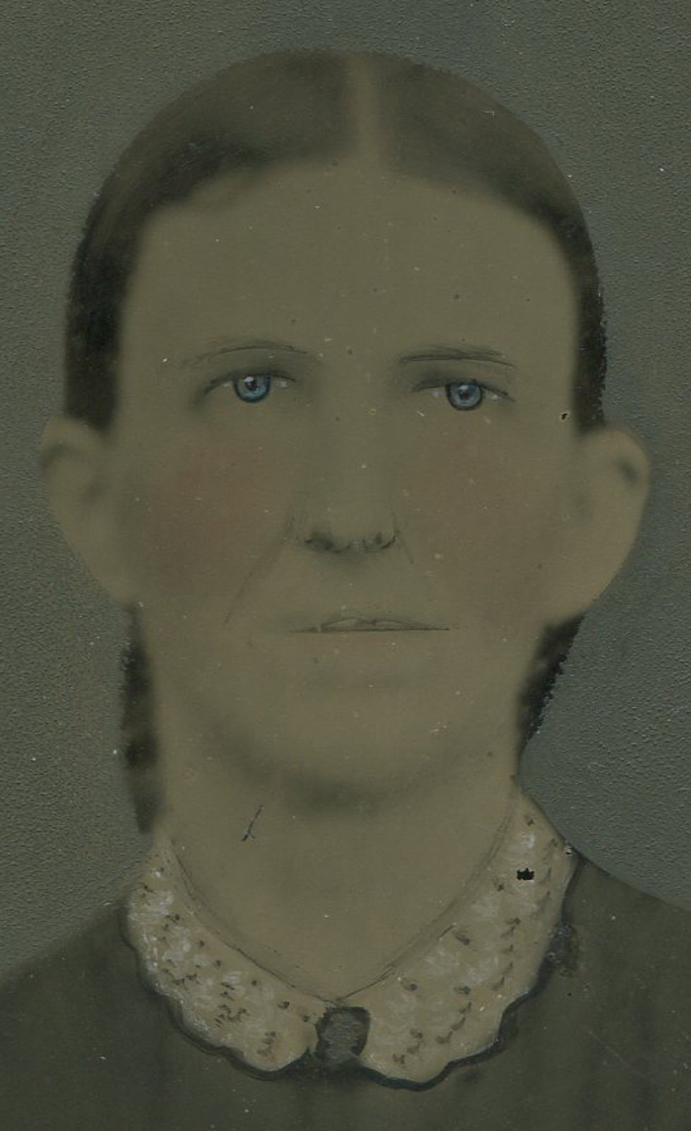 FOLK ART WOMAN IN LACE COLLAR. TINTED TINTYPE, FULL PLATE.