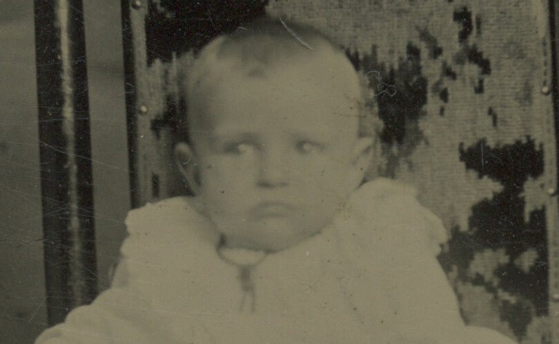 PORTRAIT CUTE BABY ON WOODEN CHAIR 1/6 PLATE TINTYPE