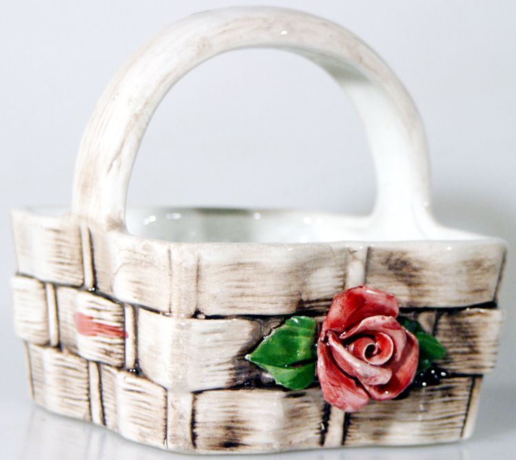 CAPODIMONTE PORCELAIN DISH, MADE IN ITALY