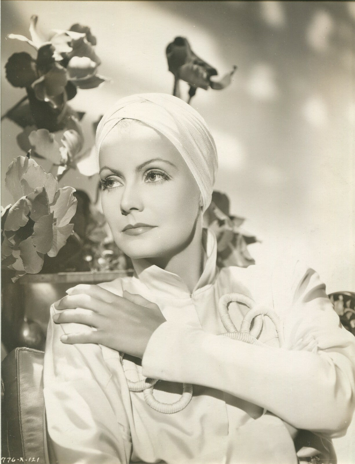 ACTRESS, DRAMATIC POSE. 8X10 B&W IN 11X14 ARCHIVAL MAT.