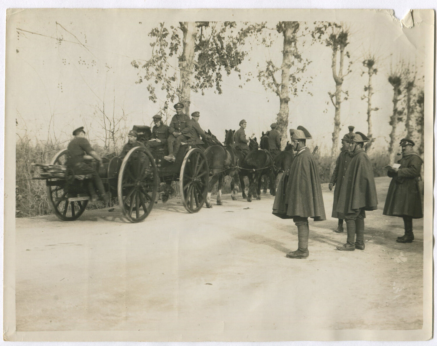 BRITISH AND ITALIAN TROOPS. WWI. (8X10 REPRINT)