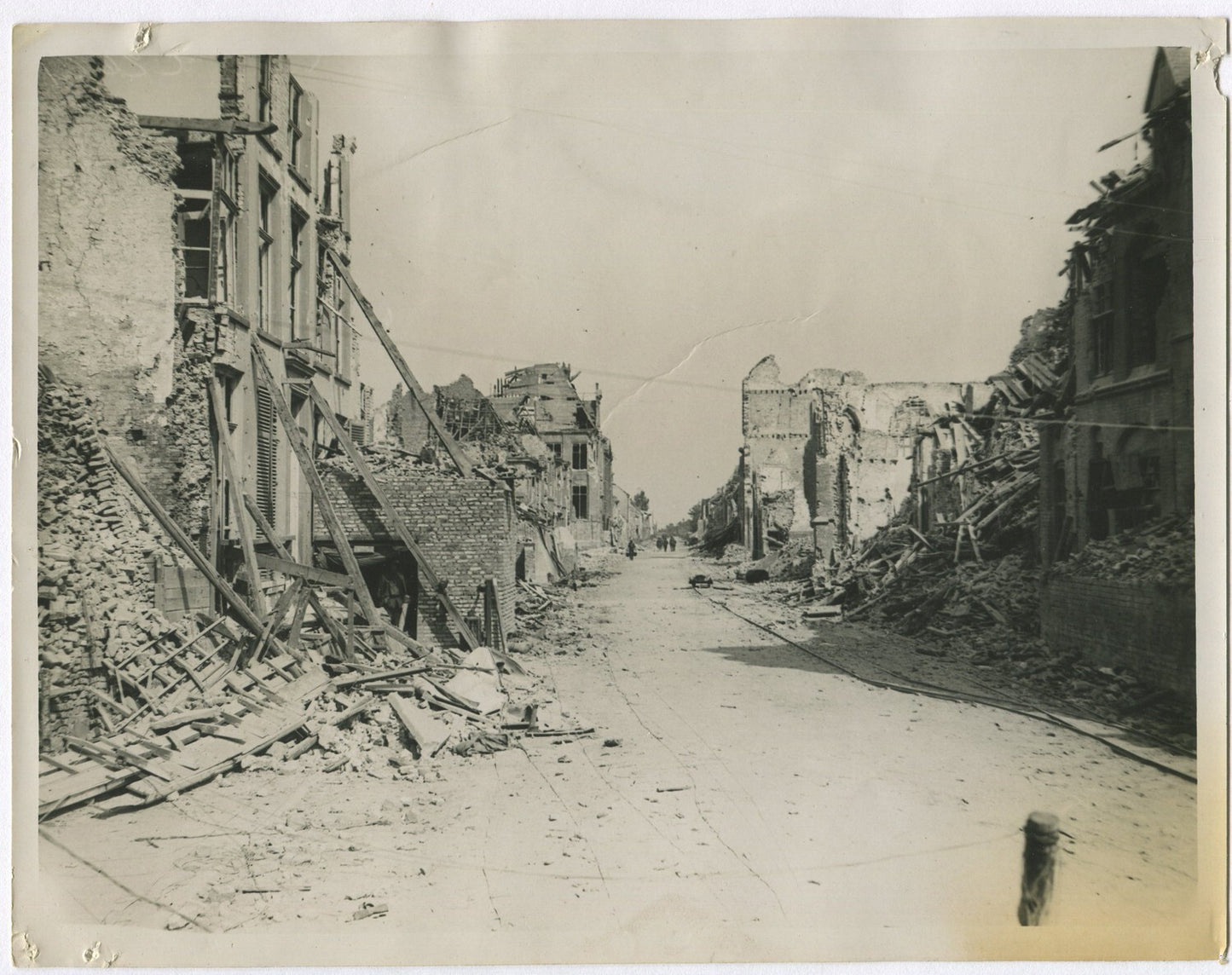 RUINS OF NIEUPORT, BELGIUM. WWI. (8x10 REPRINT)