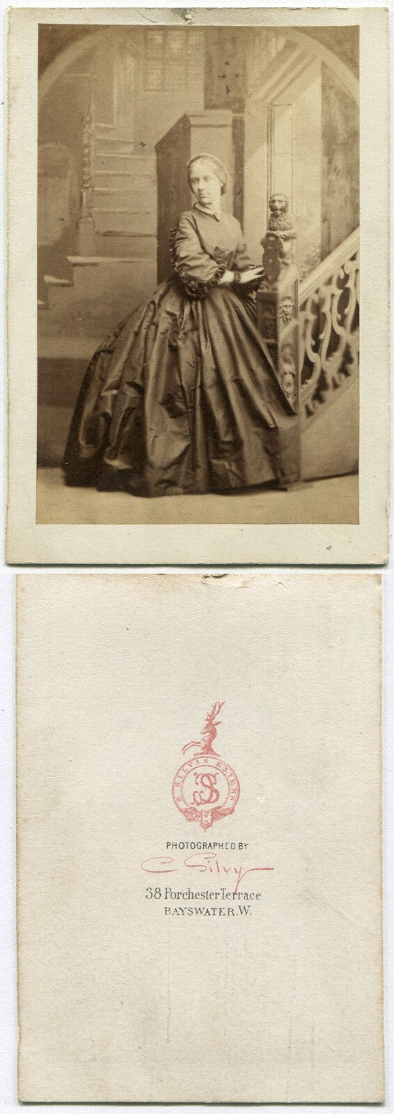 MARCIA HARCOURT. WOMAN POSED W/PAINTED BACKGROUND. CDV. BAYSWATCH, ENGLAND.