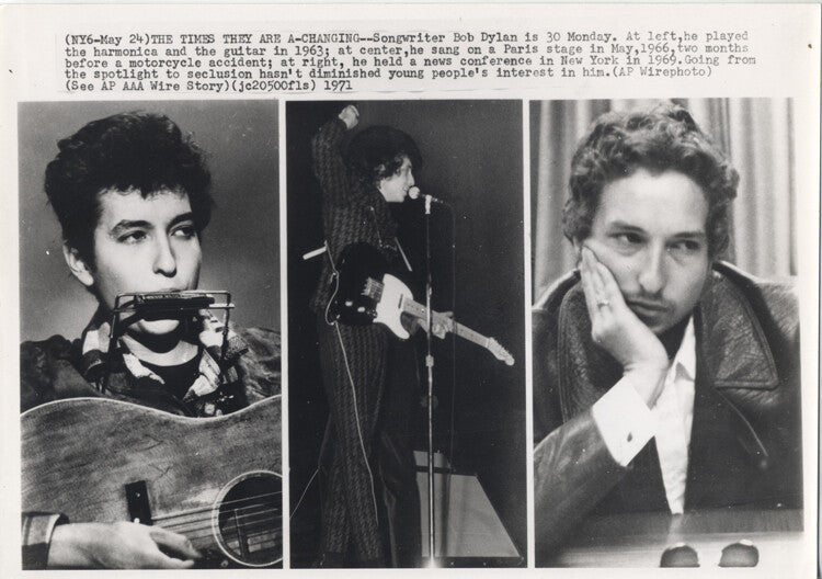 8X10 1971 PRESS PHOTO CELEBRATING BOB DYLAN 30TH BIRTHDAY - REPRINT
