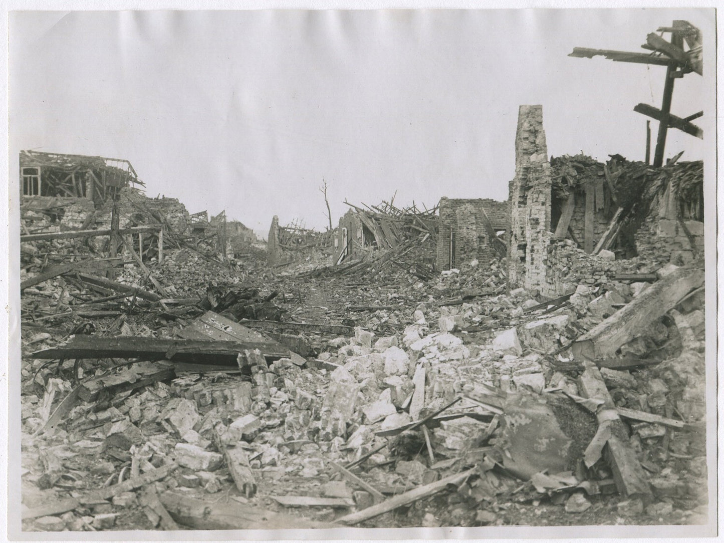 MONCHY LE PREUX, FRANCE. WWI. (8x10 REPRINT)