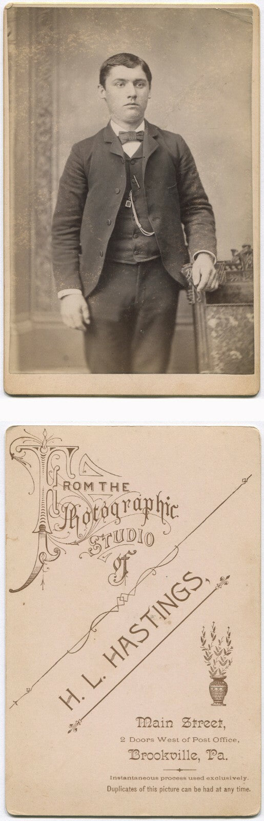 YOUNG MAN, STUNNED EXPRESSION. CABINET CARD. BROOKVILLE, PA.
