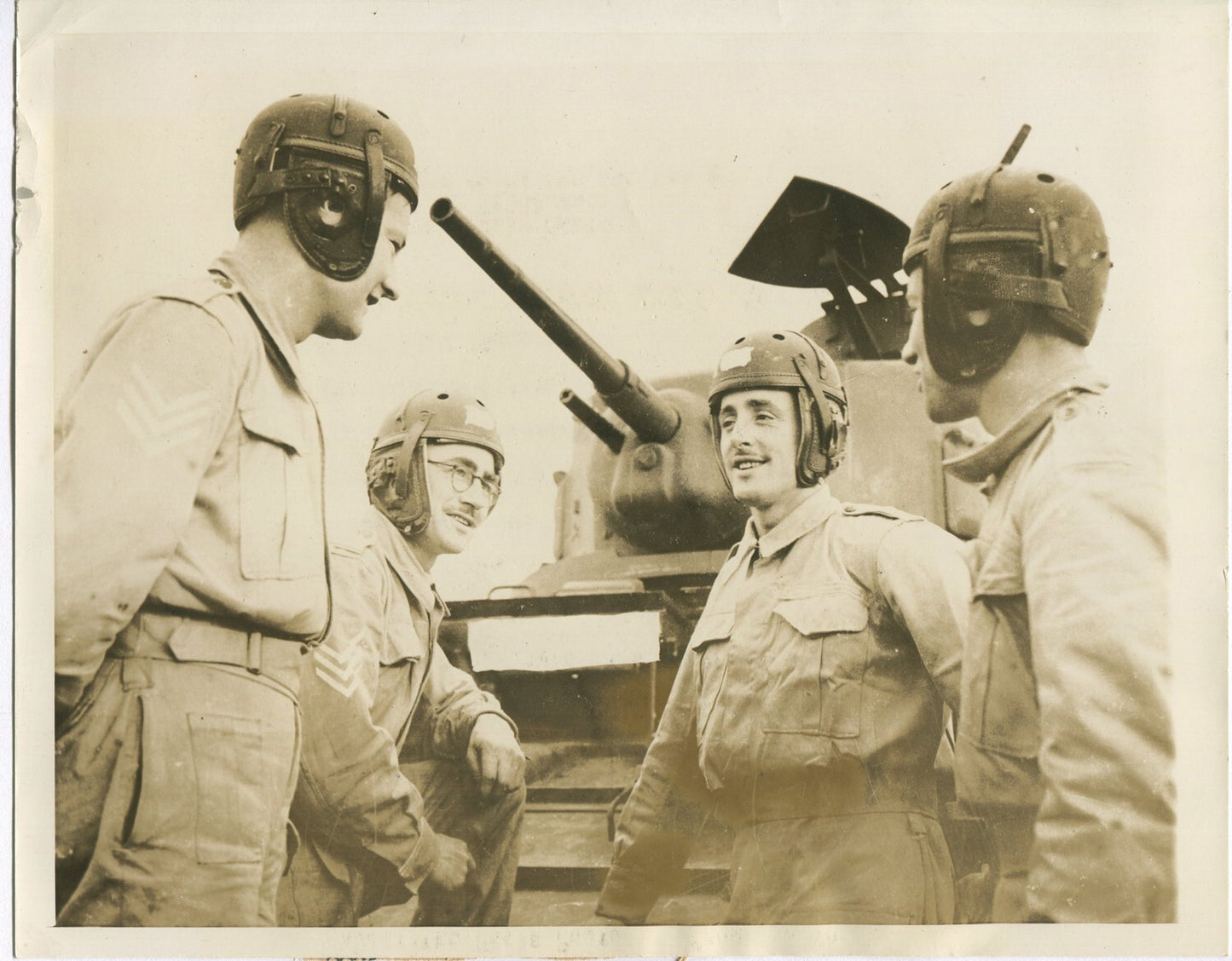 AUSTRALIAN TANK CREW STANDING WITH U.S. TANKS. WWII. (8X10 REPRINT)